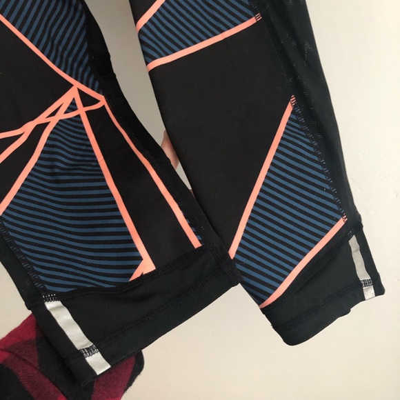 Champion duo dry capri leggings NWT reflective geometric zip pocket sz M - Picture 5 of 10